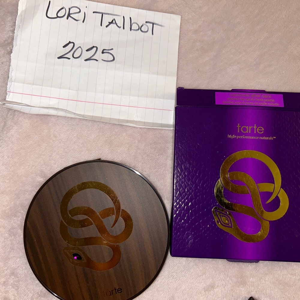 Tarte Compact with Purple and Brown Design